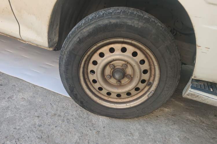 Used King Long Golden Way  Right Front Wheel Hub