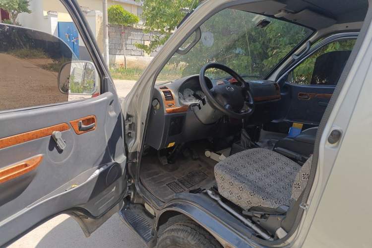 Used King Long Golden Way 2018 2.0L Van Series V20 Driver Seat