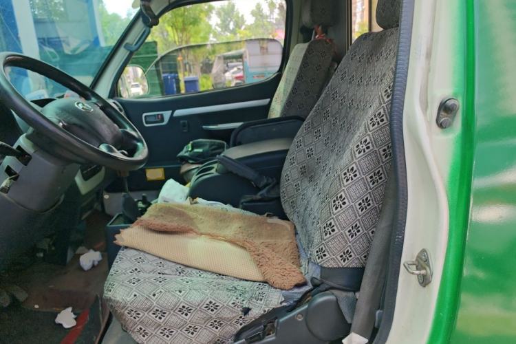 Used King Long Golden Way 2018 2.0L Van Series 4G20 Left Front Seat