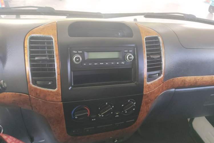 Used King Long Golden Way 2018 2.0L Van Series V20 Audio And AC Panel
