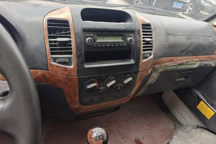 Used King Long Golden Way 2018 2.0L Van Series V20 Audio And AC Panel