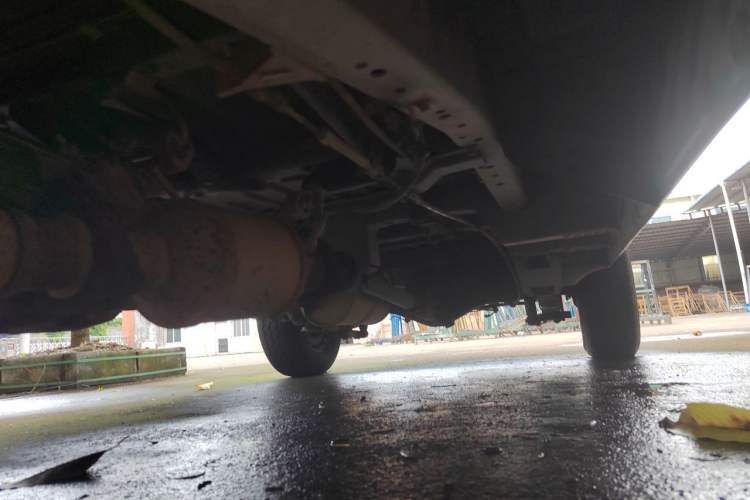 Used King Long Golden Way 2018 2.0L Van Series 4G20 Chassis Front Left