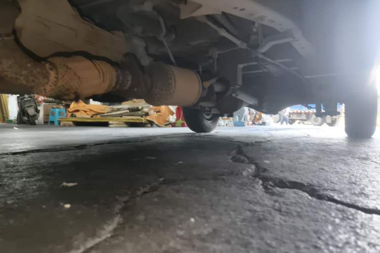 Used King Long Golden Way 2018 2.0L Business Series 4G20 Chassis Front Left