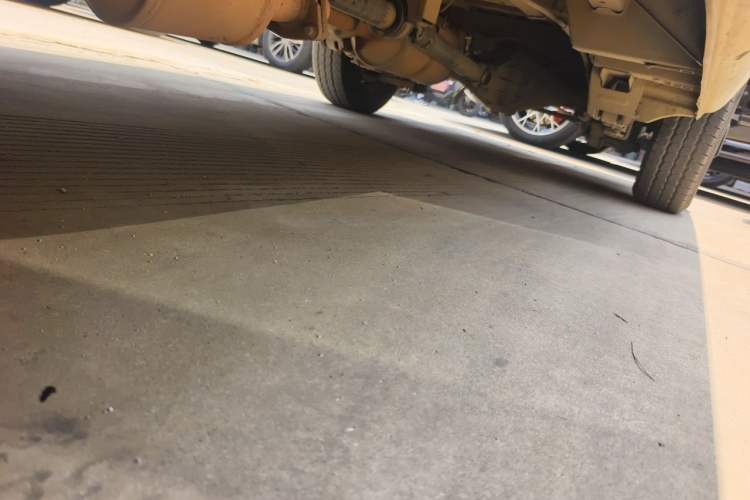Used King Long Golden Way 2018 2.0L Van Series 4G20 Chassis Front Left