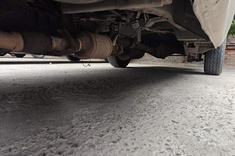 Used King Long Golden Way 2018 2.0L Van Series V20 Chassis Front Left