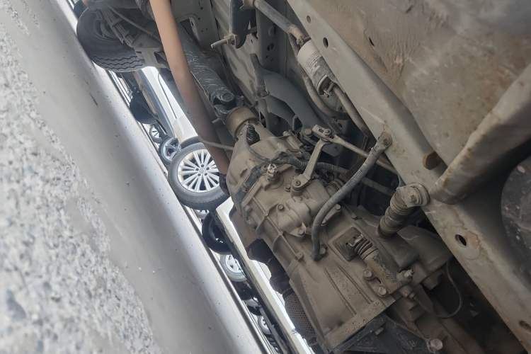 Used King Long Golden Way 2018 2.0L Van Series 4G20 Chassis Front Right