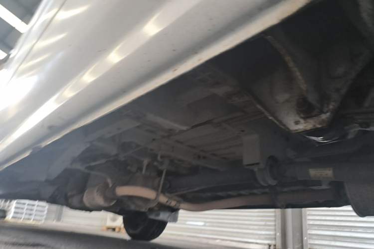 Used King Long Golden Way 2018 2.0L Van Series 4G20 Chassis Rear Left