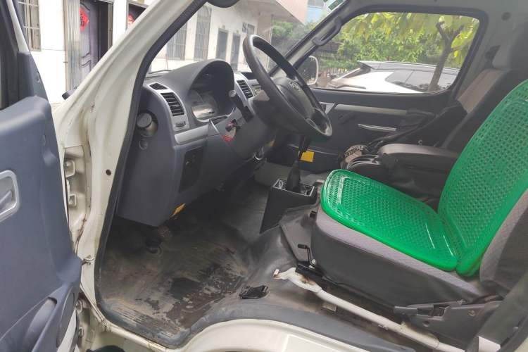 Used King Long Golden Way 2018 2.0L Van Series 4G20 Driver Seat
