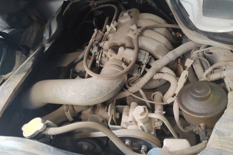 Used King Long Golden Way 2018 2.0L Van Series 4G20 Engine Bay