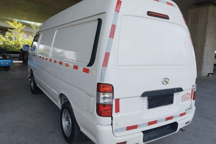 Used King Long Golden Way 2018 2.0L Van Series V20 Exterior 2