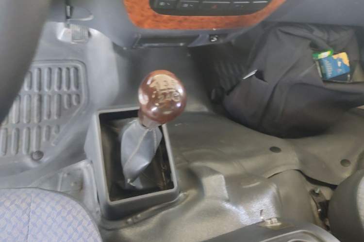 Used King Long Golden Way 2018 2.0L Van Series V20 Gear Lever