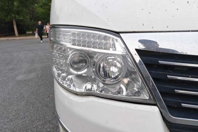 Used King Long Golden Way 2018 2.0L Van Series 4G20 Right Front Headlight