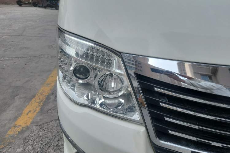 Used King Long Golden Way 2018 2.0L Van Series 4G20 Right Front Headlight