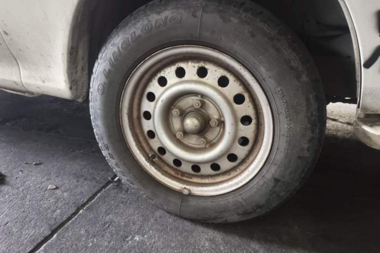 Used King Long Golden Way 2018 2.0L Business Series 4G20 Right Front Wheel Hub