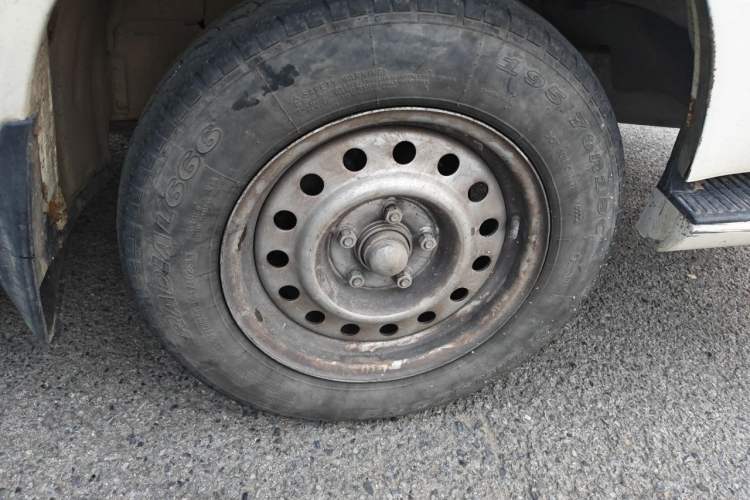 Used King Long Golden Way 2018 2.0L Van Series 4G20 Right Front Wheel Hub