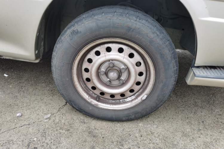 Used King Long Golden Way 2018 2.0L Business Series 4G20 Right Front Wheel Hub