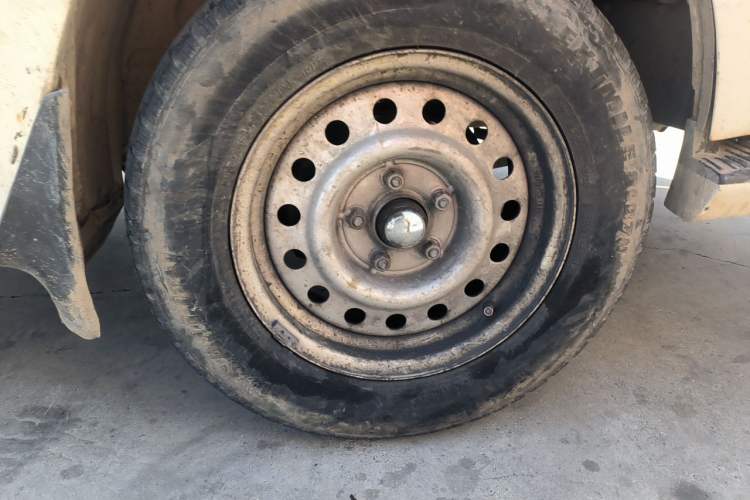 Used King Long Golden Way  Right Front Wheel Hub