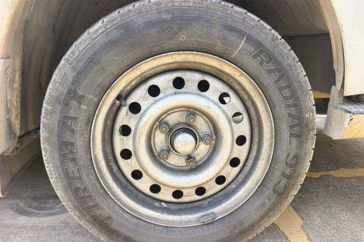 Used King Long Golden Way 2018 2.0L Van Series 4G20 Right Front Wheel Hub