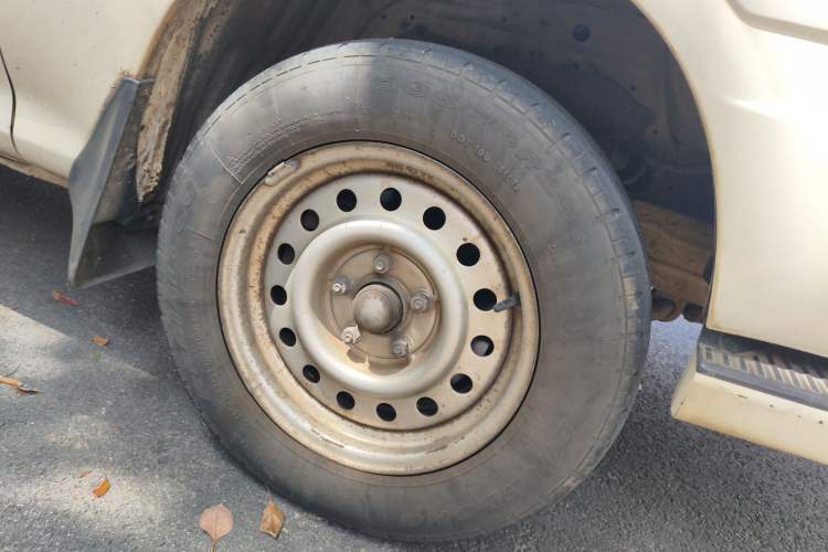 Used King Long Golden Way 2018 2.0L Van Series 4G20 Right Front Wheel Hub