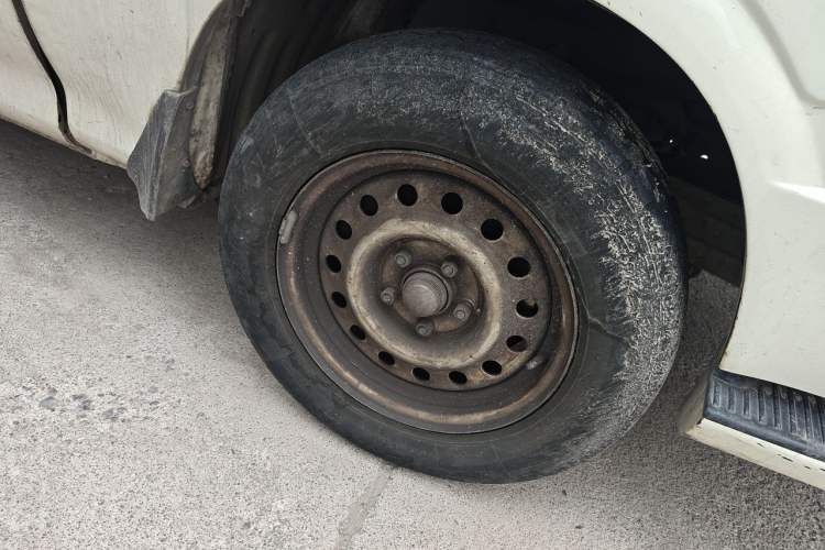 Used King Long Golden Way 2018 2.0L Van Series V20 Right Front Wheel Hub