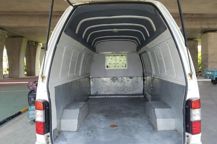 Used King Long Golden Way 2018 2.0L Van Series V20 Trunk