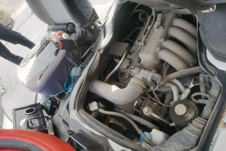 Used King Long Golden Way 2019 2.0L Van Series V20 Engine Bay Right