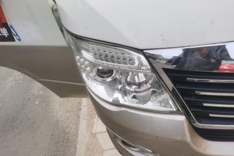 Used King Long Golden Way 2019 2.0L Van Series V20 Right Front Headlight
