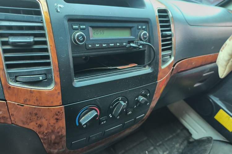 Used King Long Golden Way 2019 2.0L Van Series V20 Audio And AC Panel