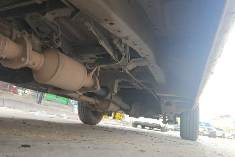 Used King Long Golden Way 2019 2.0L Van Series V20 Chassis Front Left