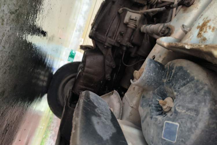 Used King Long Golden Way 2019 2.0L Van Series V20 Chassis Front Right
