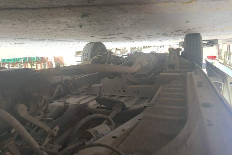 Used King Long Golden Way 2019 2.0L Van Series V20 Chassis Front Right