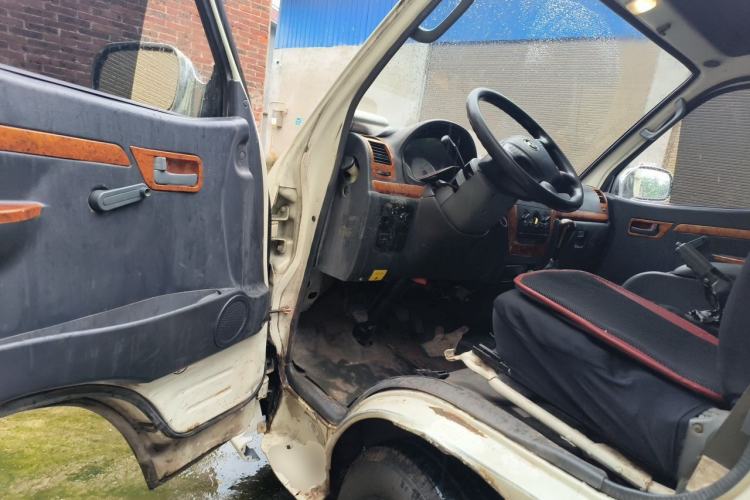 Used King Long Golden Way 2019 2.0L Van Series V20 Driver Seat