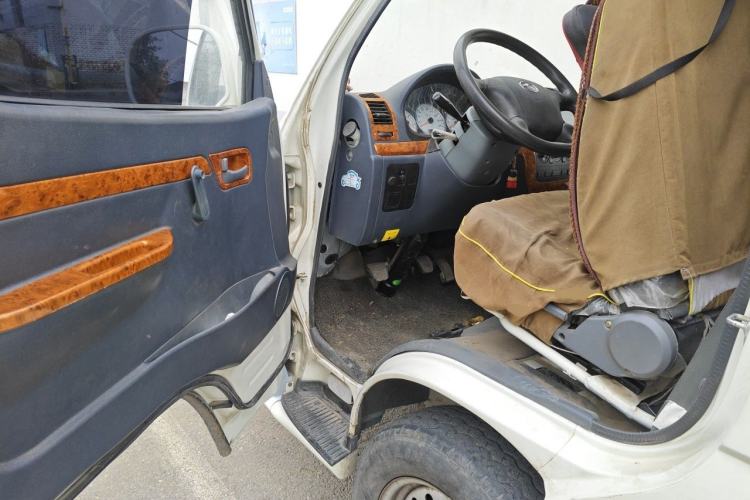 Used King Long Golden Way 2019 2.0L Van Series V20 Driver Seat