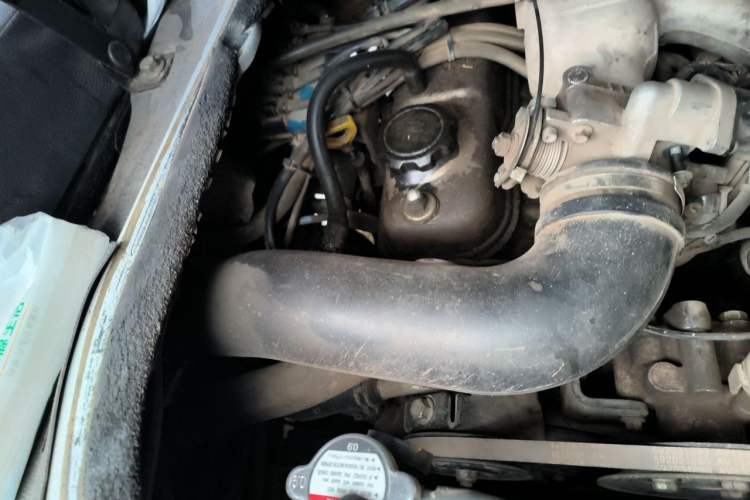 Used King Long Golden Way 2019 2.0L Van Series V20 Engine Bay Right