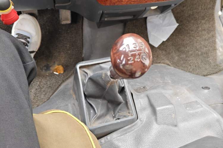 Used King Long Golden Way 2019 2.0L Van Series V20 Gear Lever