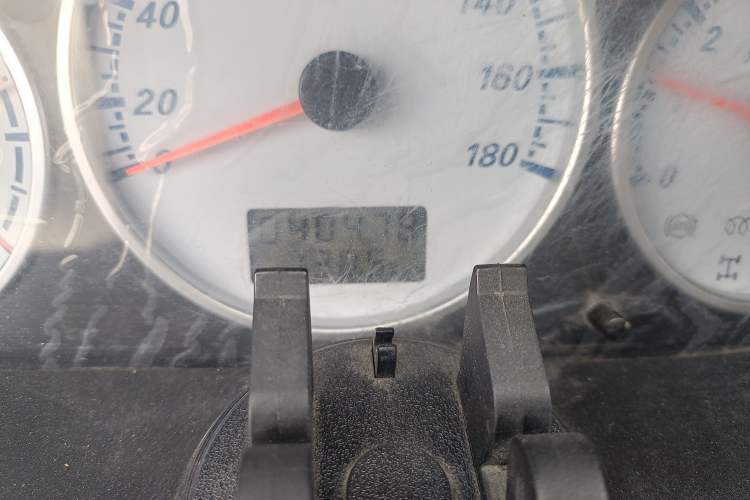 Used King Long Golden Way 2019 2.0L Business Series V20 Odometer Close Up