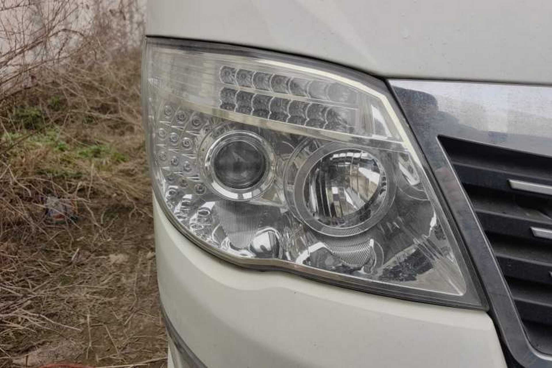 Used King Long Golden Way 2019 2.0L Van Series V20 Right Front Headlight