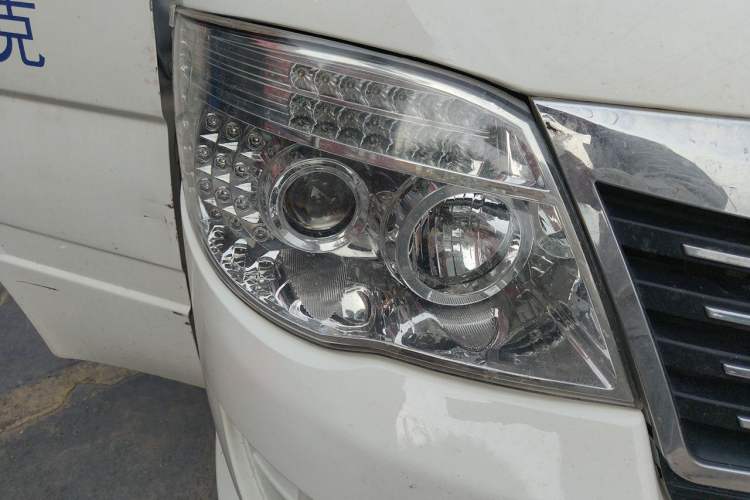 Used King Long Golden Way 2019 2.0L Van Series V20 Right Front Headlight