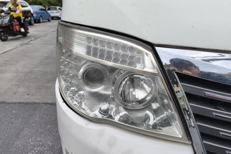 Used King Long Golden Way 2019 2.0L Van Series V20 Right Front Headlight