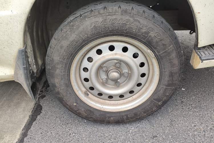Used King Long Golden Way 2019 2.0L Van Series V20 Right Front Wheel Hub