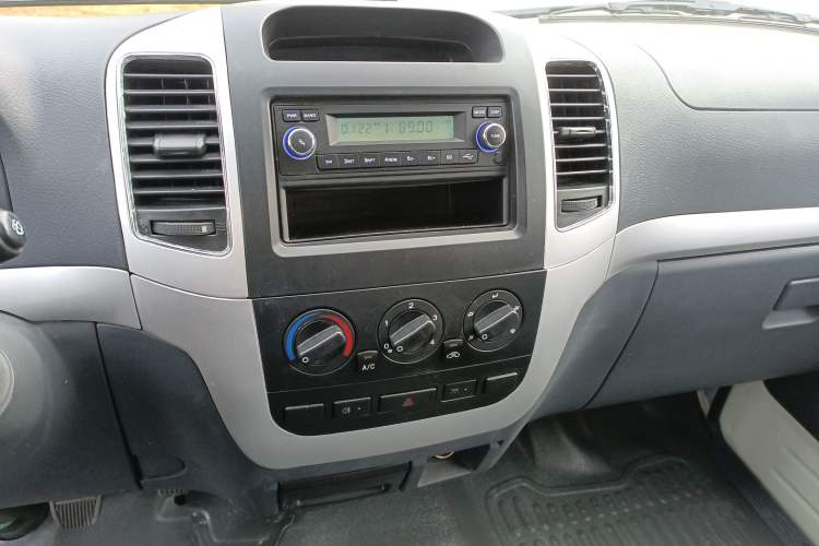 Used King Long Golden Way 2021 2.2L Jiemu Van High Roof V22H Audio And AC Panel
