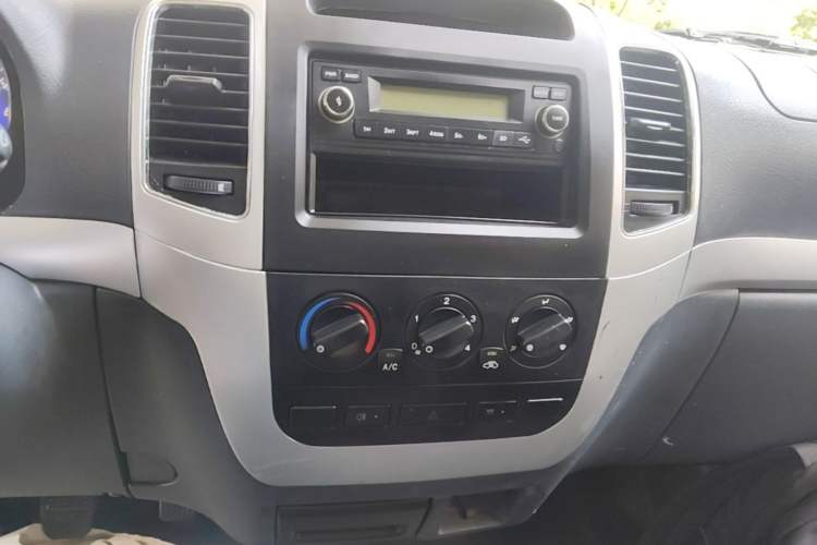 Used King Long Golden Way 2021 2.2L Jiemu Van High Roof V22H Audio And AC Panel