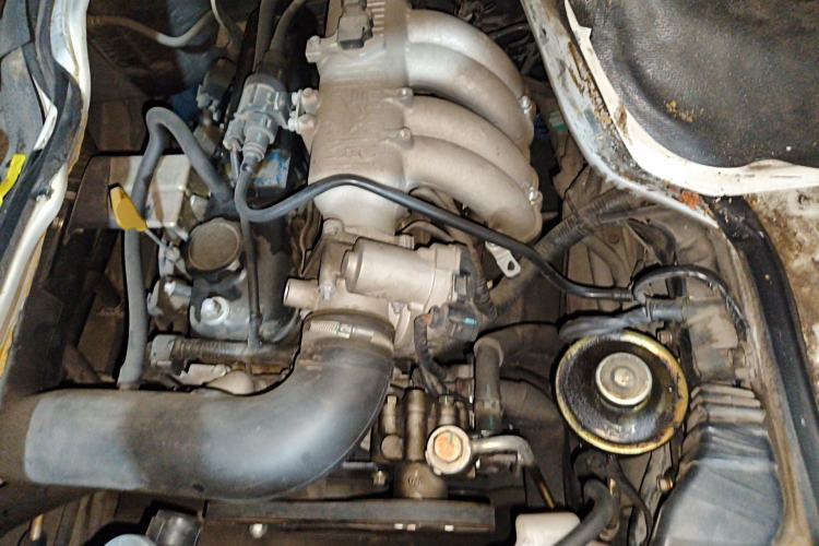 Used King Long Golden Way 2021 2.2L Jiemu Van Flat Roof V22H Engine Bay