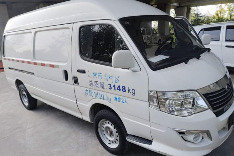 Used King Long Golden Way 2021 2.2L Jiemu Van High Roof V22H Front Right 45 Deg