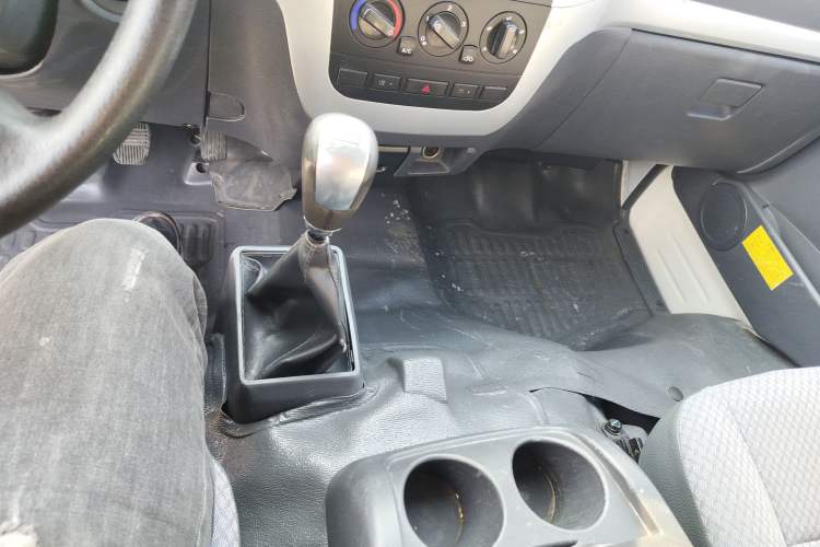 Used King Long Golden Way 2021 1.8L Joyway Van High Roof LJ4A18Q6 Gear Lever