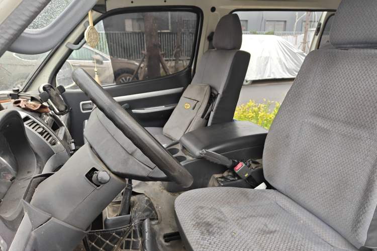 Used King Long Golden Way 2021 2.2L Jiemu Van Flat Roof V22H Left Front Seat