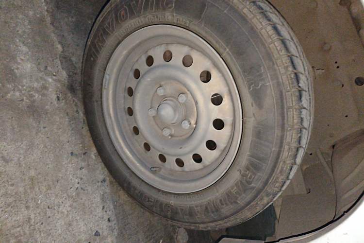 Used King Long Golden Way 2021 2.2L Jiemu Van Flat Roof V22H Right Front Wheel Hub