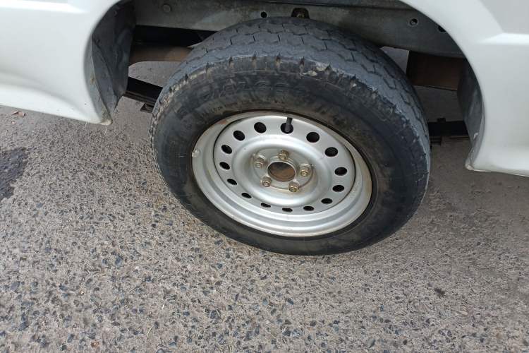 Used King Long Golden Way 2021 2.2L Jiemu Van High Roof V22H Right Rear Wheel Hub