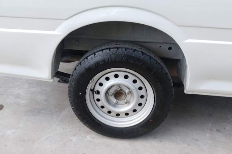 Used King Long Golden Way 2021 2.2L Jiemu Van High Roof V22H Right Rear Wheel Hub