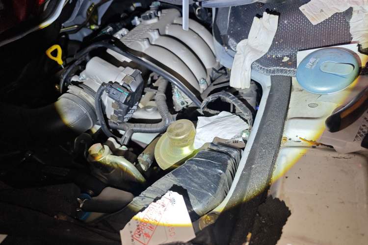 Used King Long Golden Way 2022 2.2L Jiemu Van Flat-Top V22H Engine Bay Left